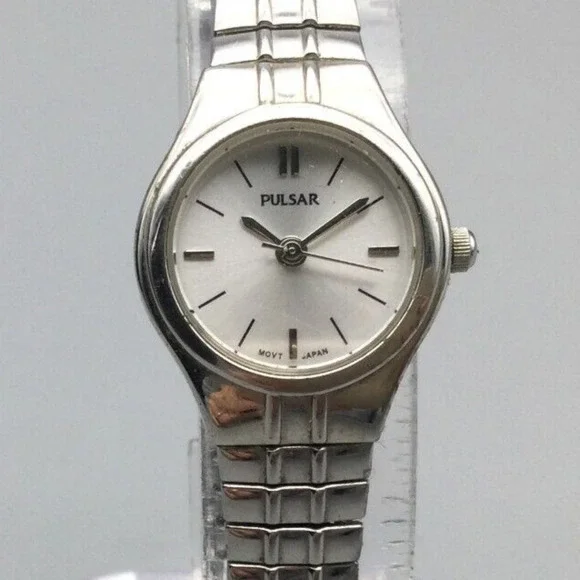 Vintage Pulsar Watch Women 21mm Silver Tone 1N01-X127 Stretch Band New Battery - Picture 1 of 14